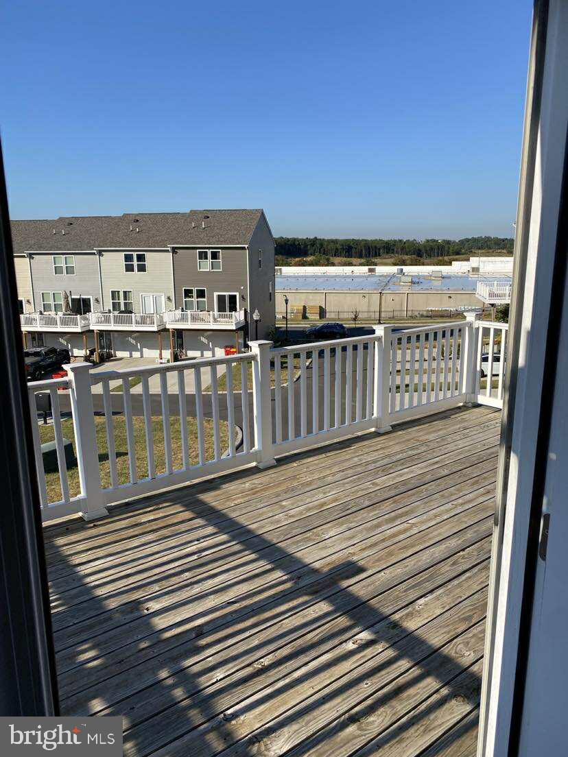 PRESIDENTS POINTE - Residential Lease