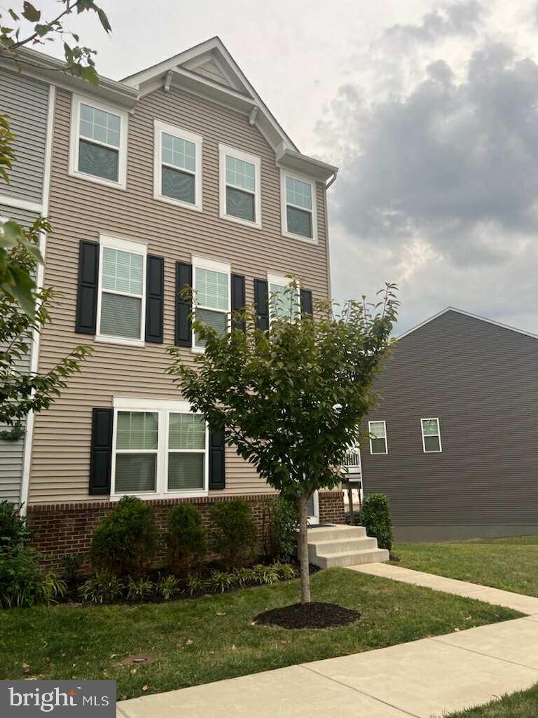 PRESIDENTS POINTE - Residential Lease