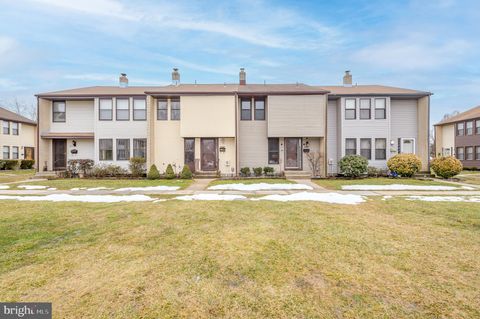 Townhouse For Sale - 598 Greenwich Court<br/> HIGHTSTOWN, NJ 08520