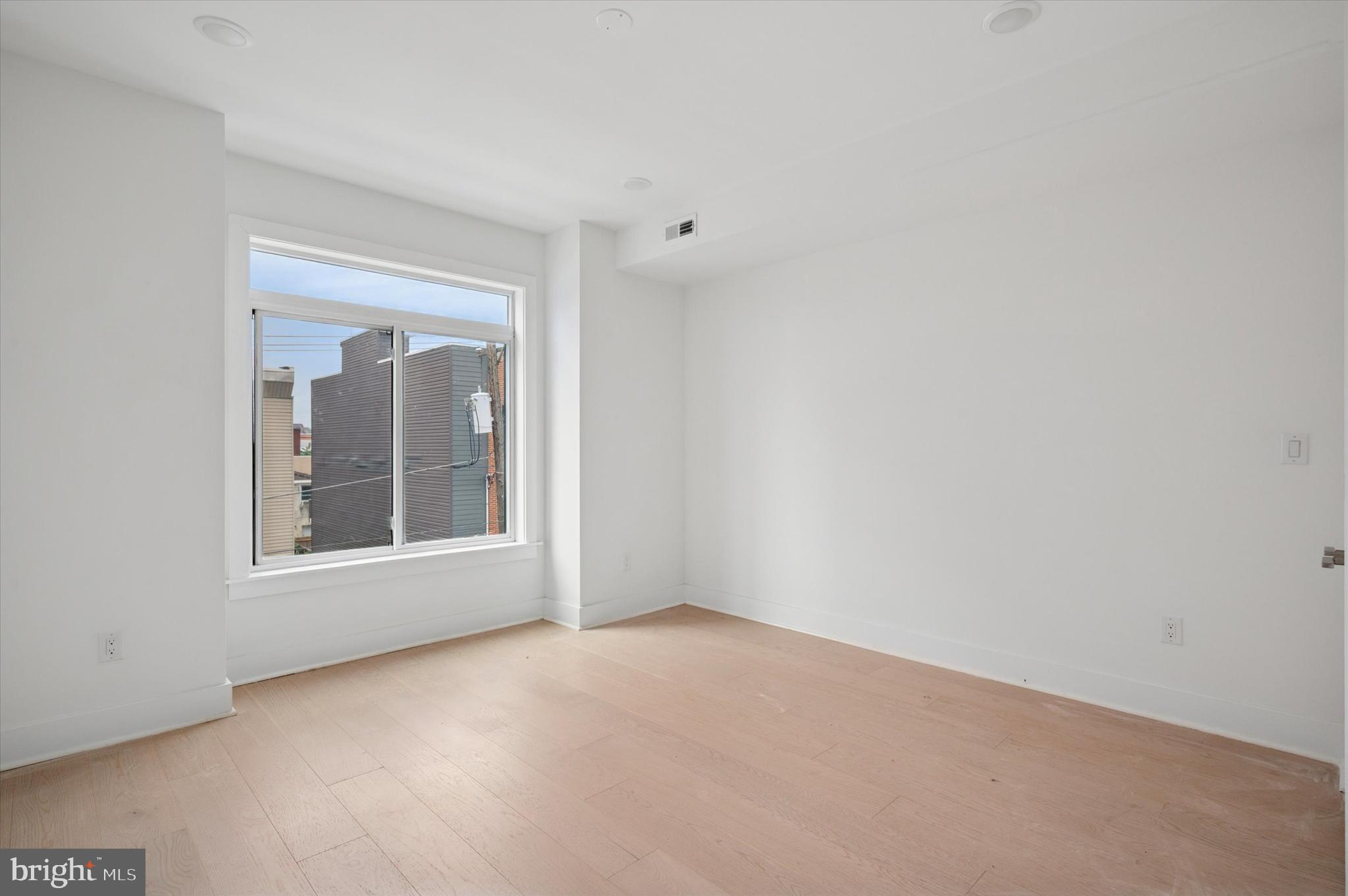 EAST KENSINGTON - Residential Lease