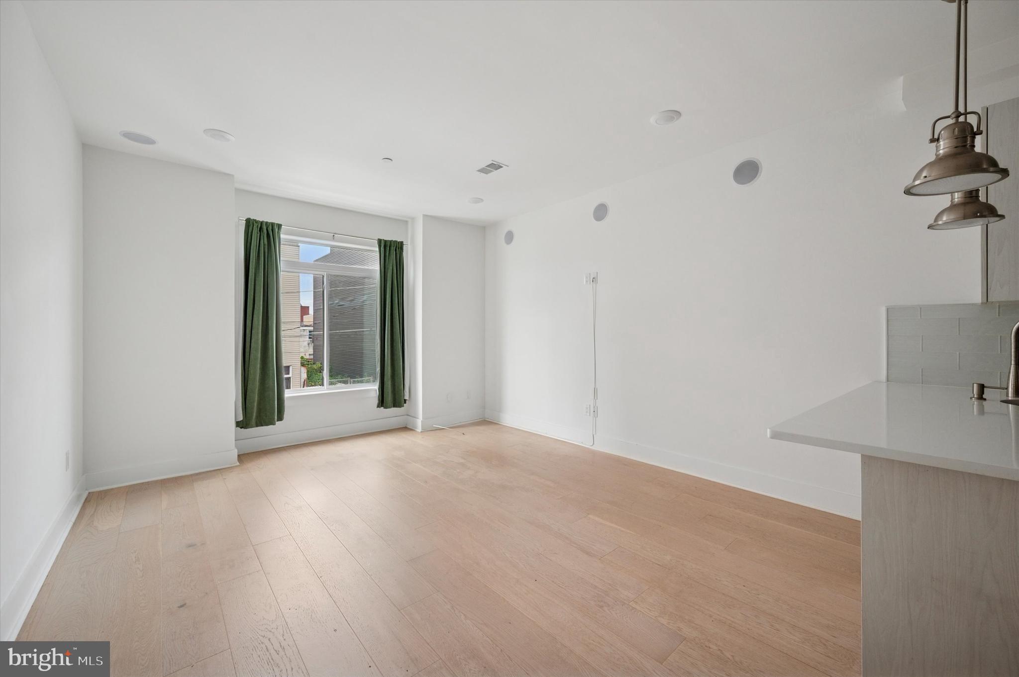 EAST KENSINGTON - Residential Lease