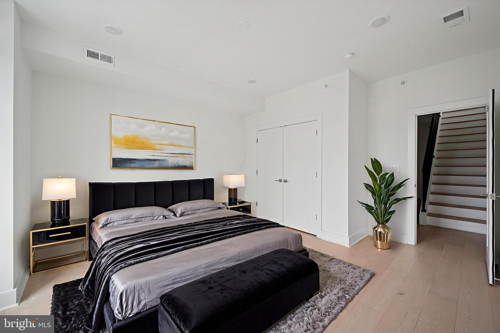 EAST KENSINGTON - Residential Lease