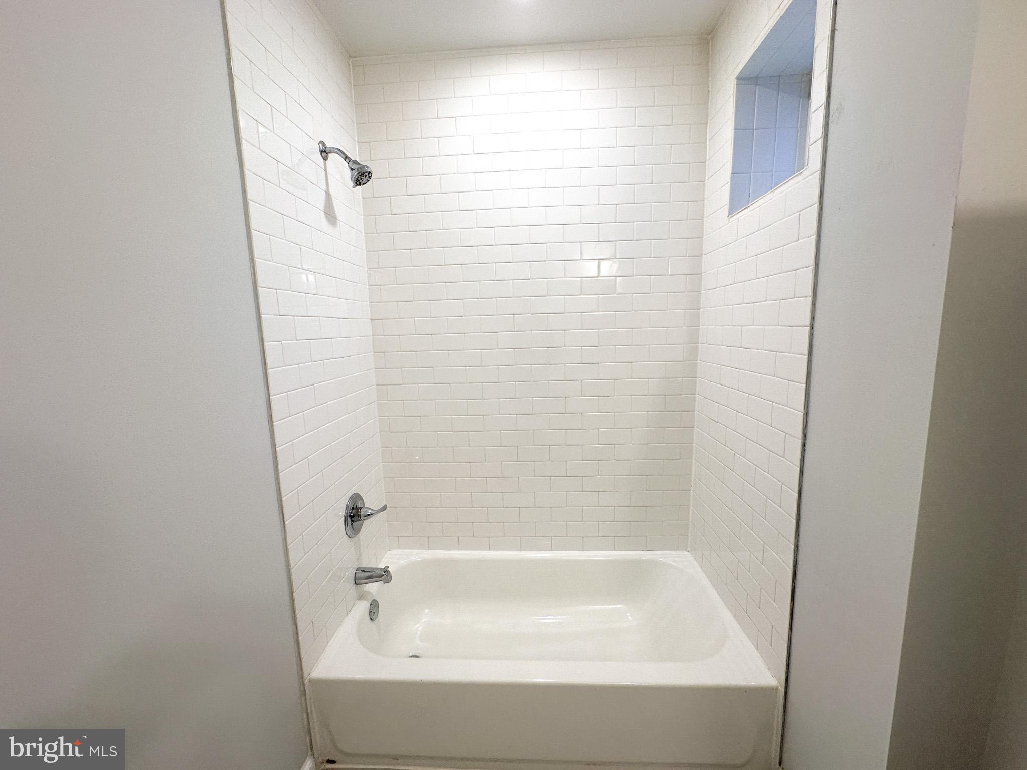 2404 W THOMPSON STREET A