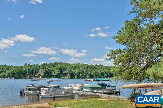 LAKE MONTICELLO - Residential