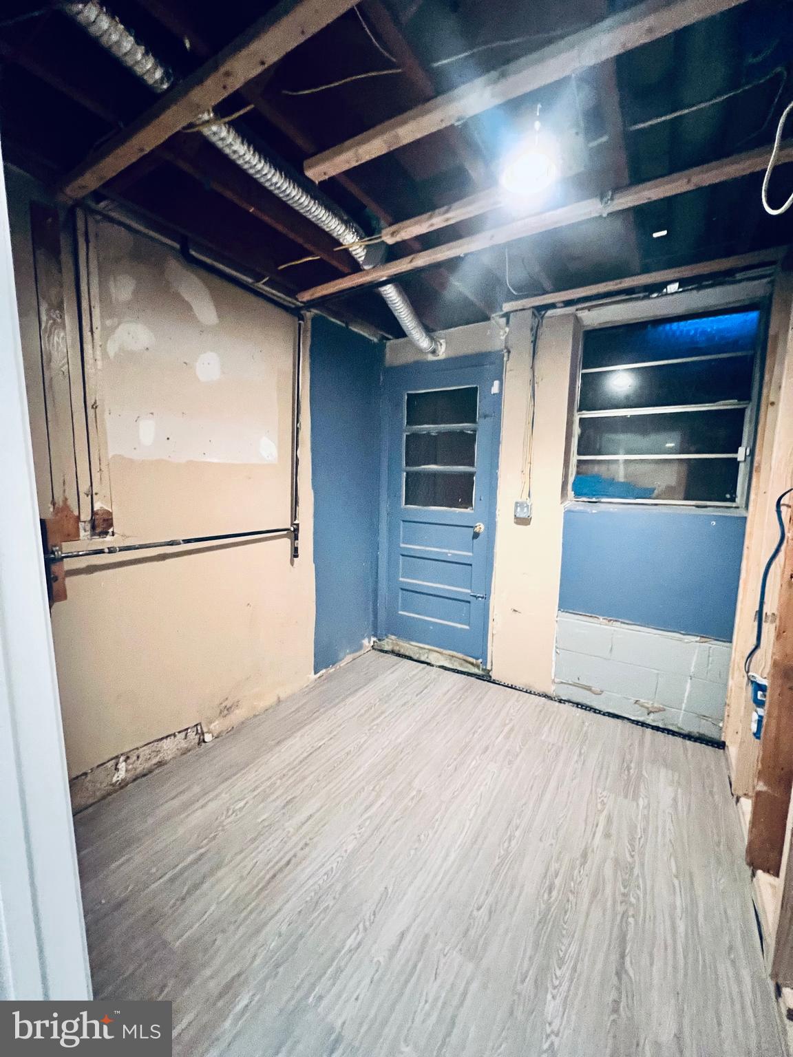 COUNTRY RIDGE - Residential Lease