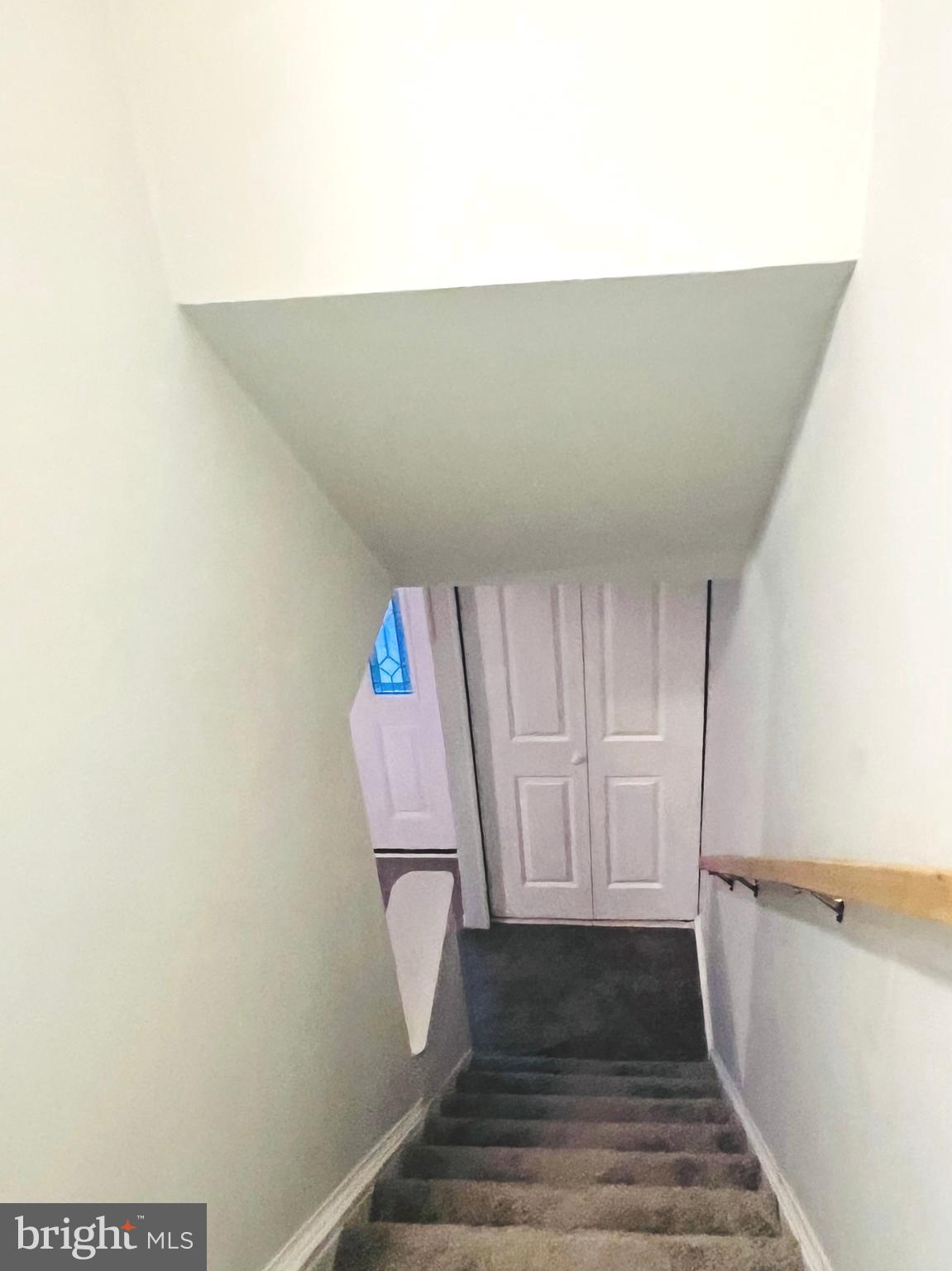 COUNTRY RIDGE - Residential Lease