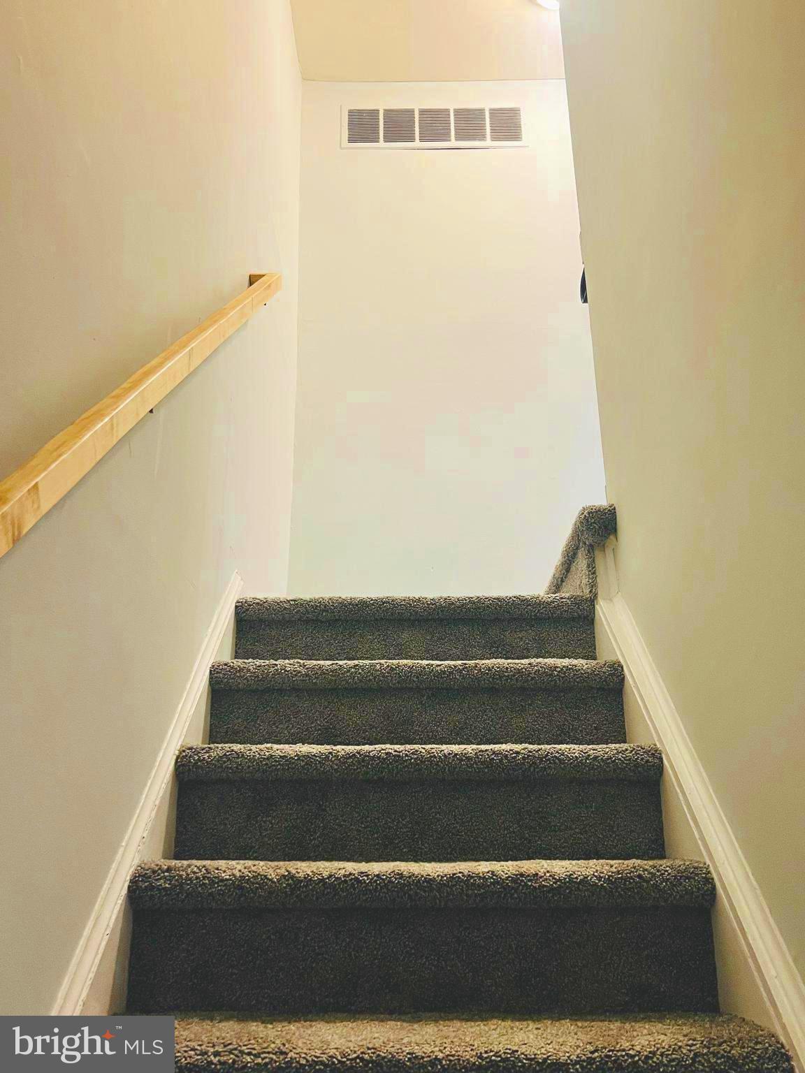 COUNTRY RIDGE - Residential Lease