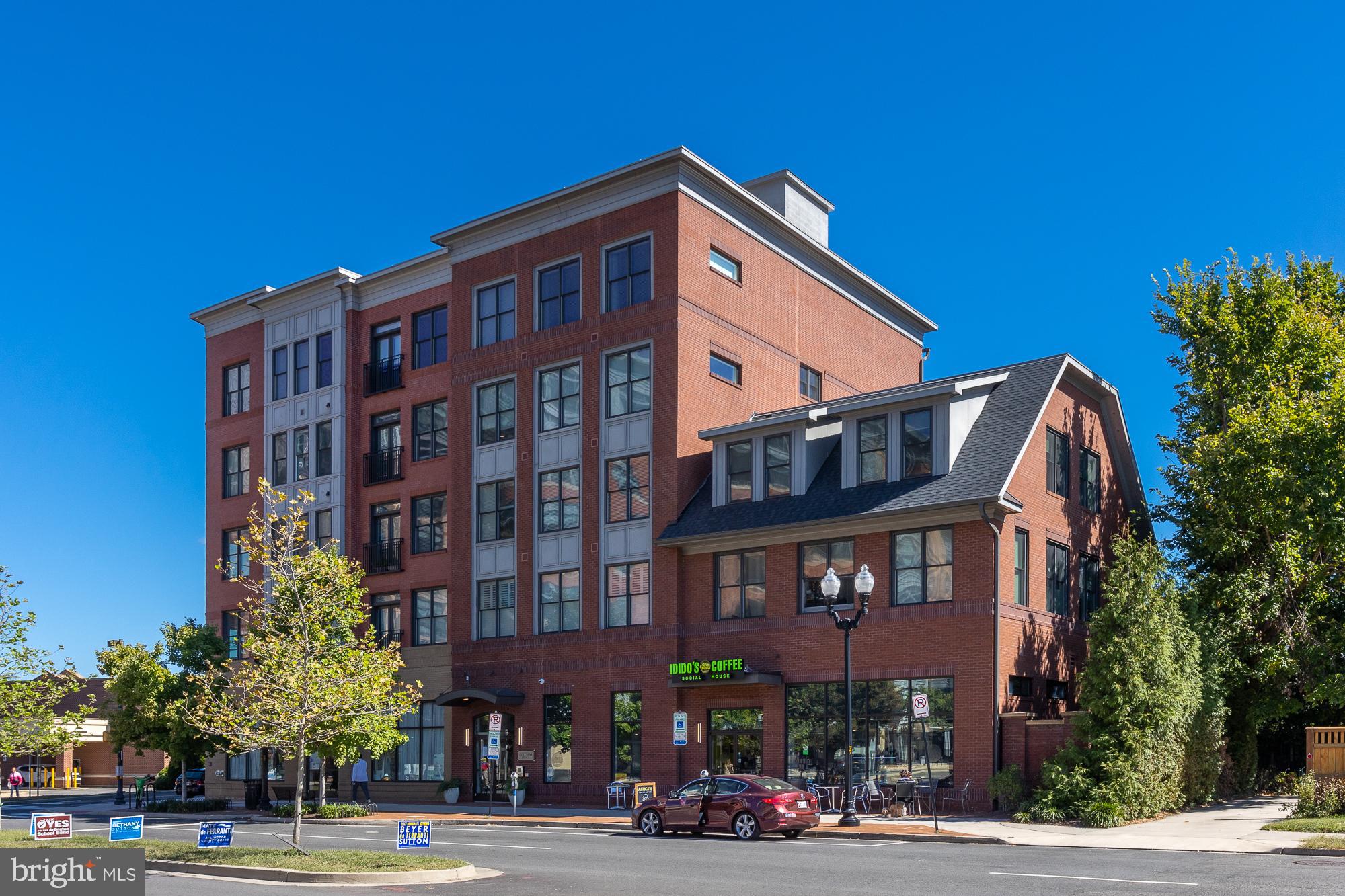 1107 S WALTER REED DRIVE 402