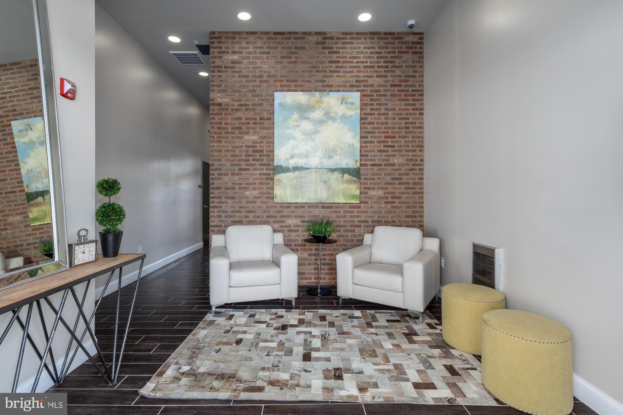 1107 S WALTER REED DRIVE 402