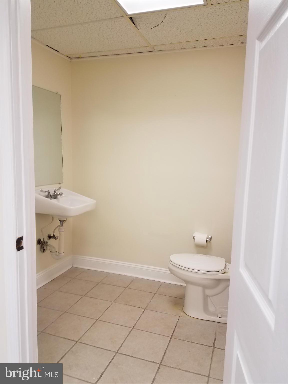 AMBASSADOR SQ - Commercial Sale