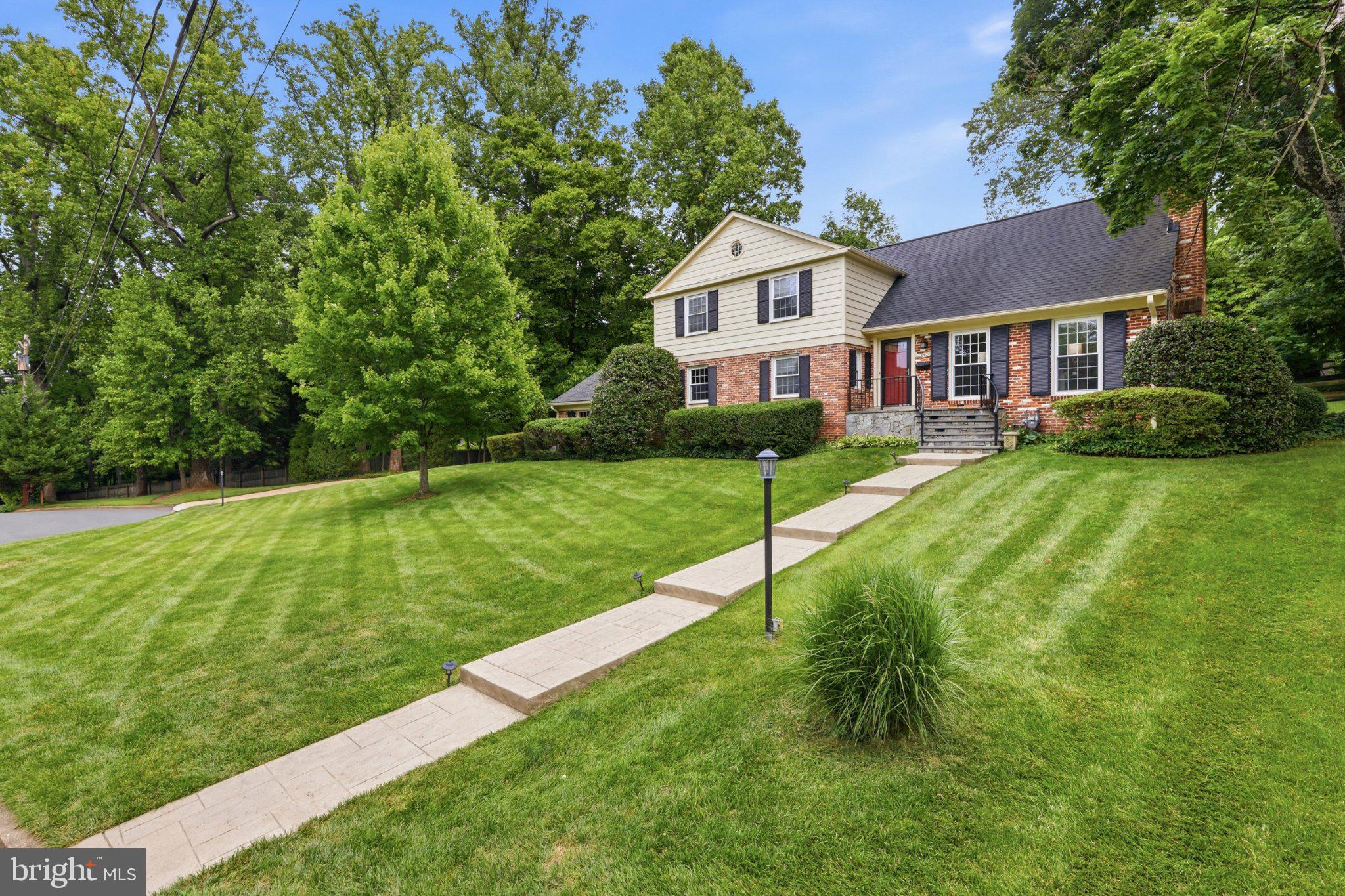 6527 BAY TREE COURT