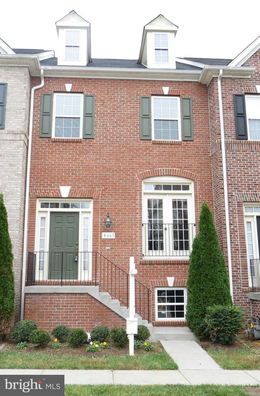 Immaculate 3BR, 4BA Townhouse in Highly Sought after Fair Chase. New Carpet Throughout. Kitchen features granite counters, center island with breakfast bar and built-in microwave. Gorgeous 3 sided fireplace with marble surround in Dining Room.  Spacious Master Bedroom with walk-in closet and attached master bath. 2 Car Garage with Auto Door Opener.  Loads of Community Amenities Included with Rent!