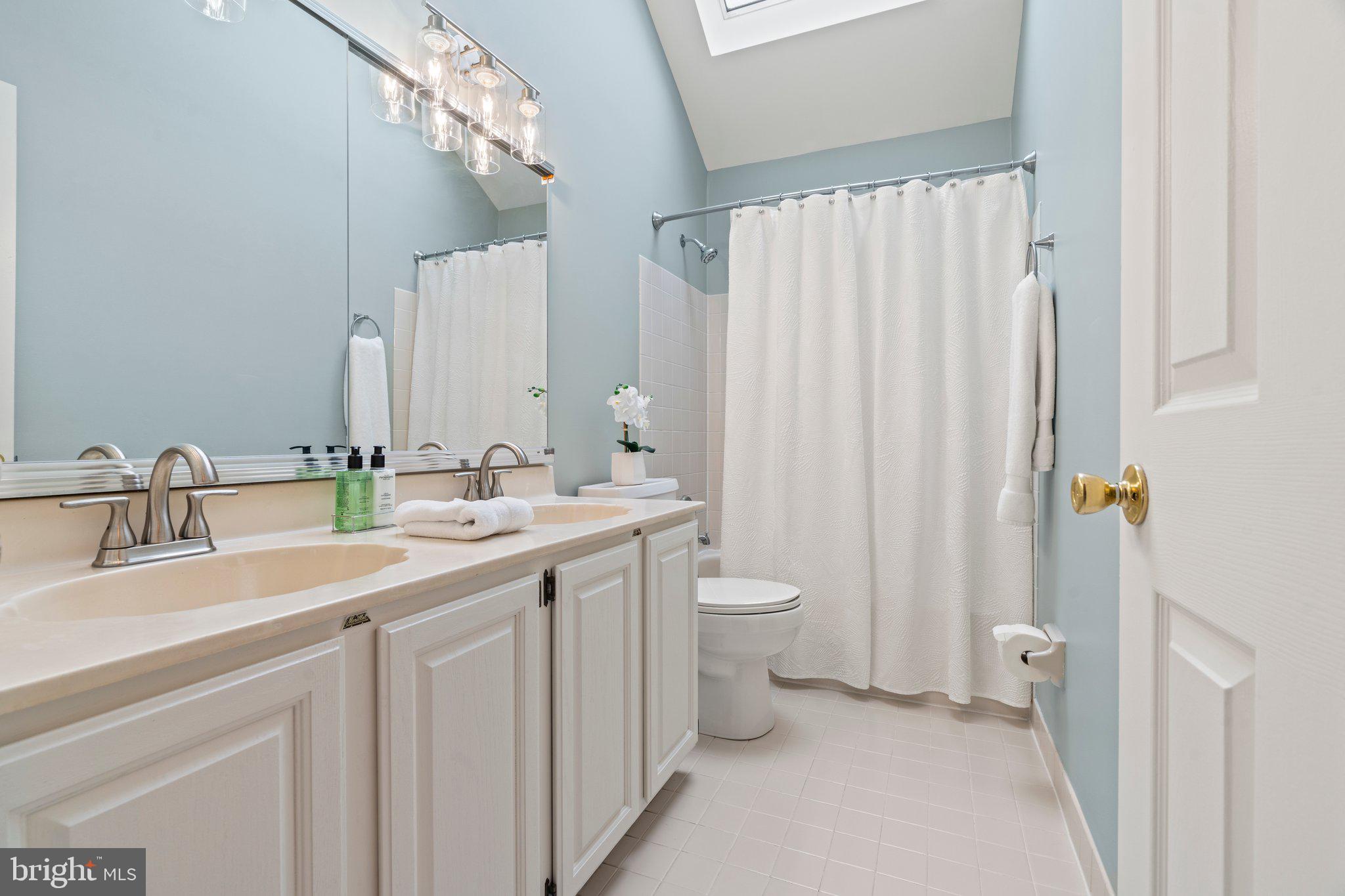 COLLEGEVILLE CROSS - Residential