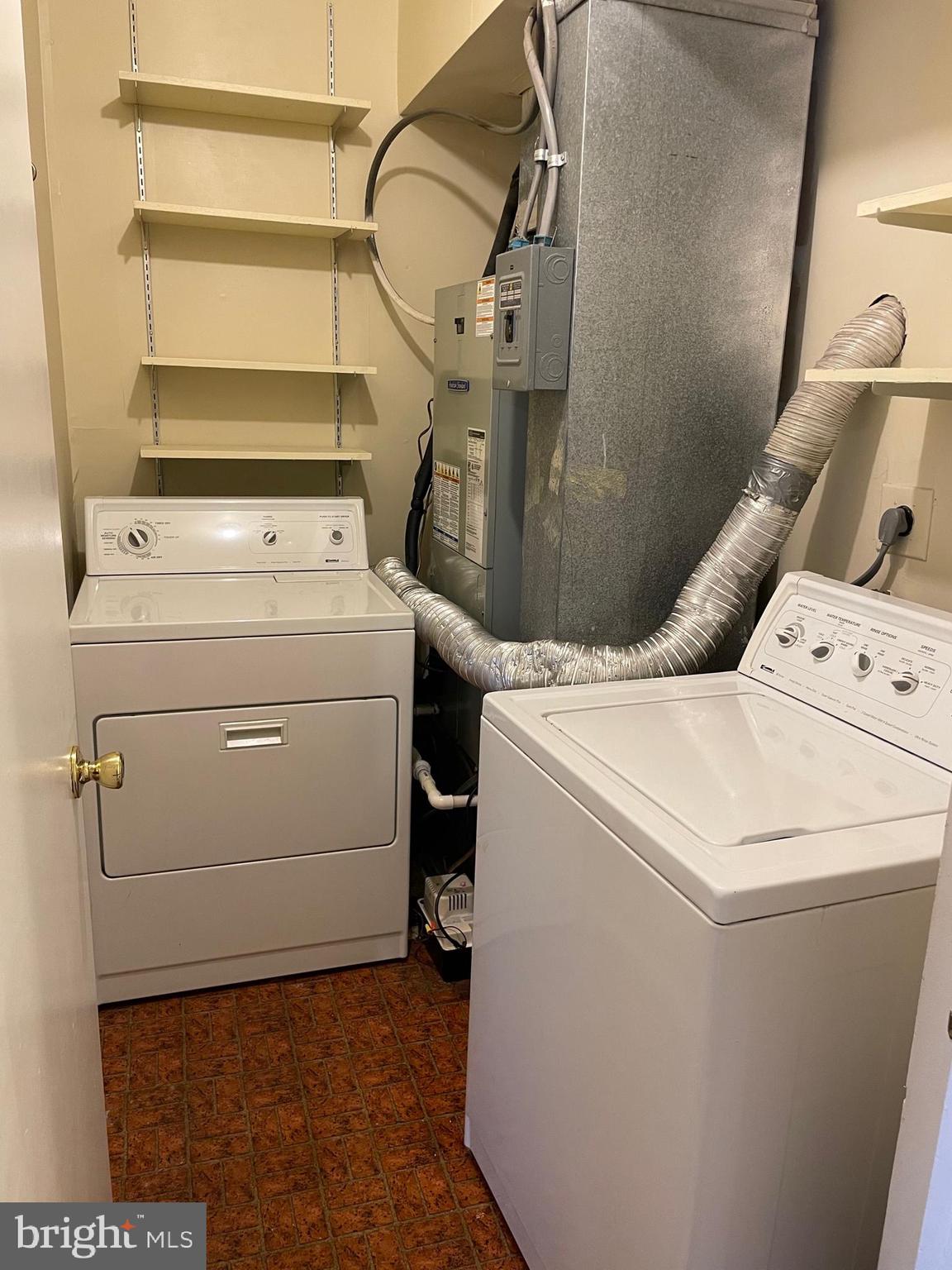 SOMERSET - Residential Lease