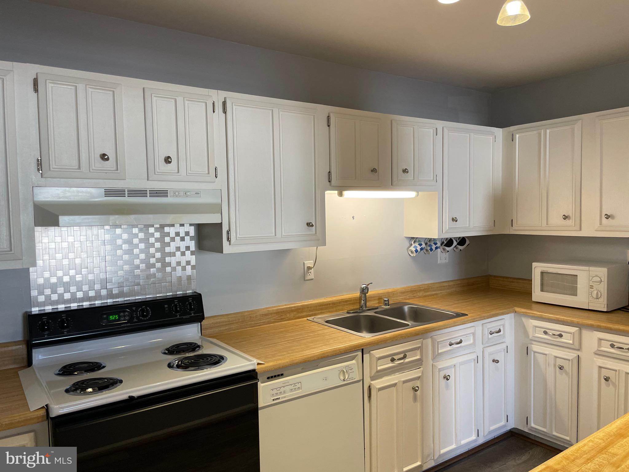 SOMERSET - Residential Lease