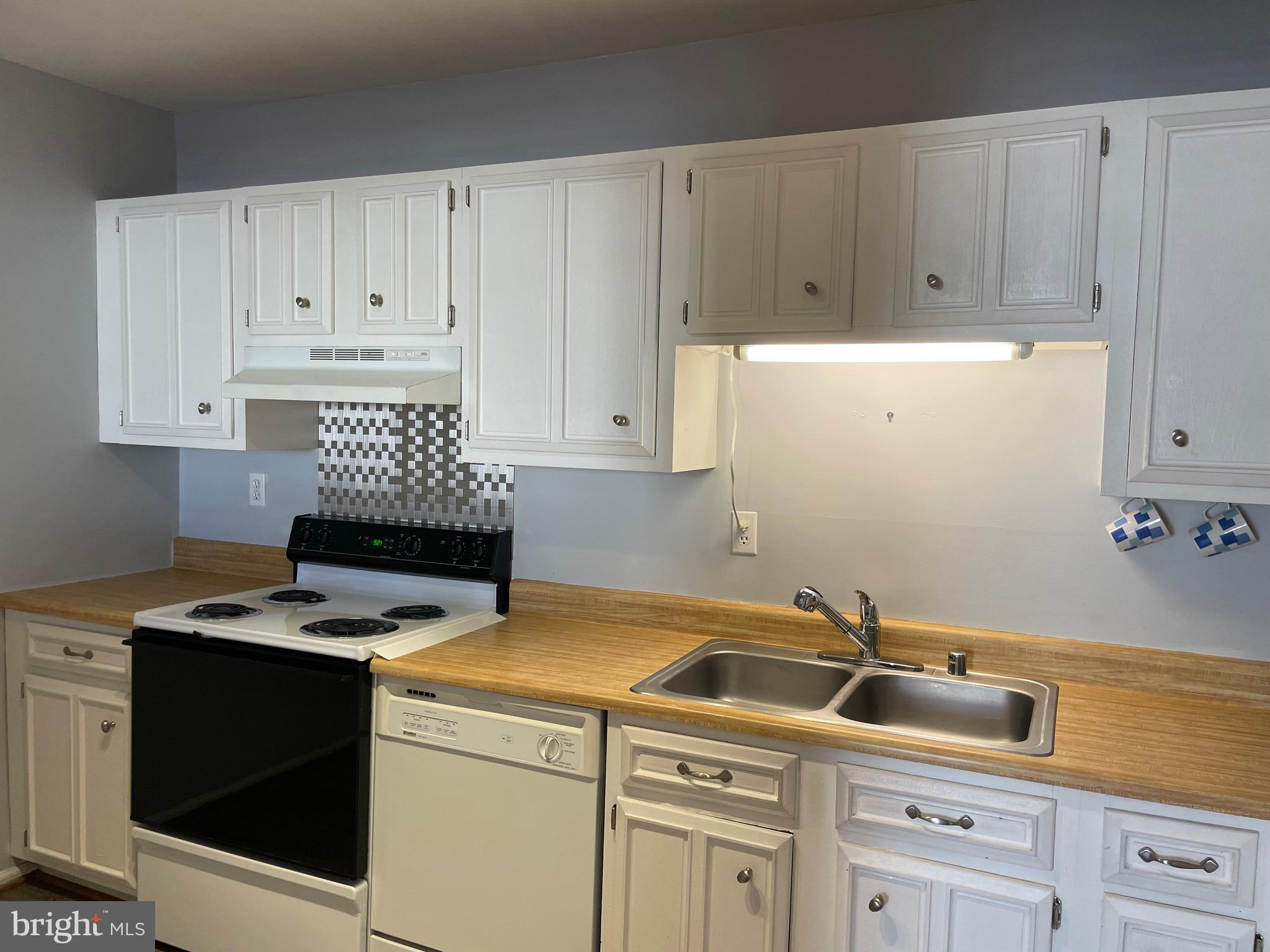 SOMERSET - Residential Lease