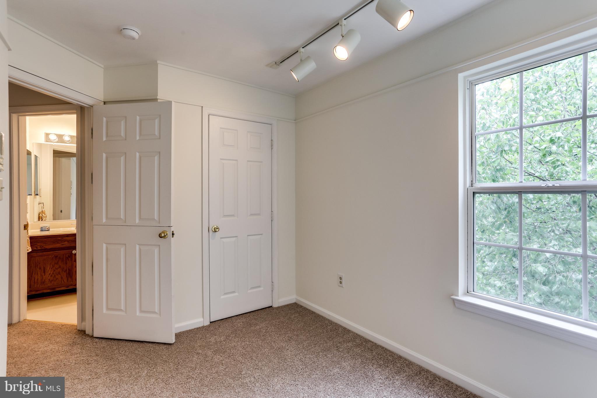 PINEY ORCHARD - Residential