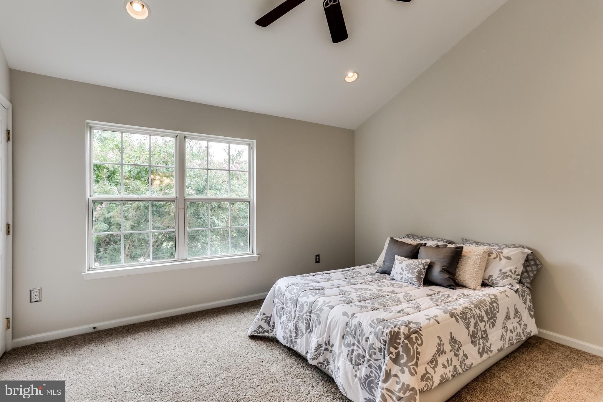 PINEY ORCHARD - Residential