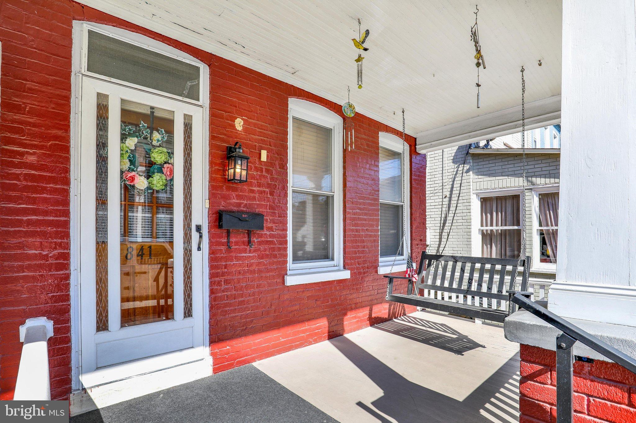 841 HOUSTON STREET