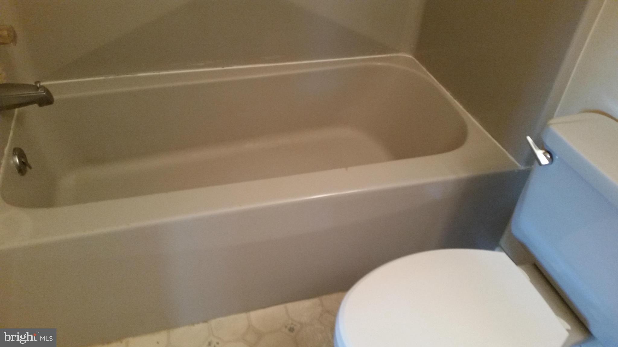 ABERDEEN HILLS - Residential Lease