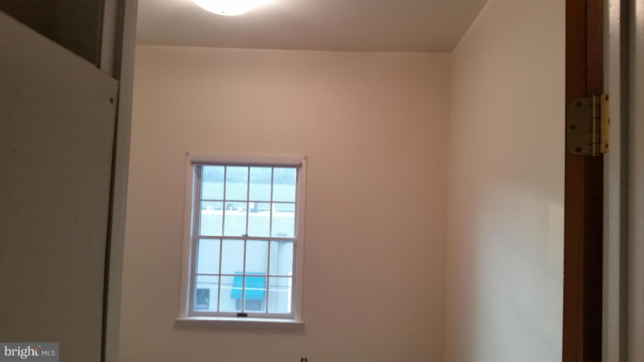 ABERDEEN HILLS - Residential Lease