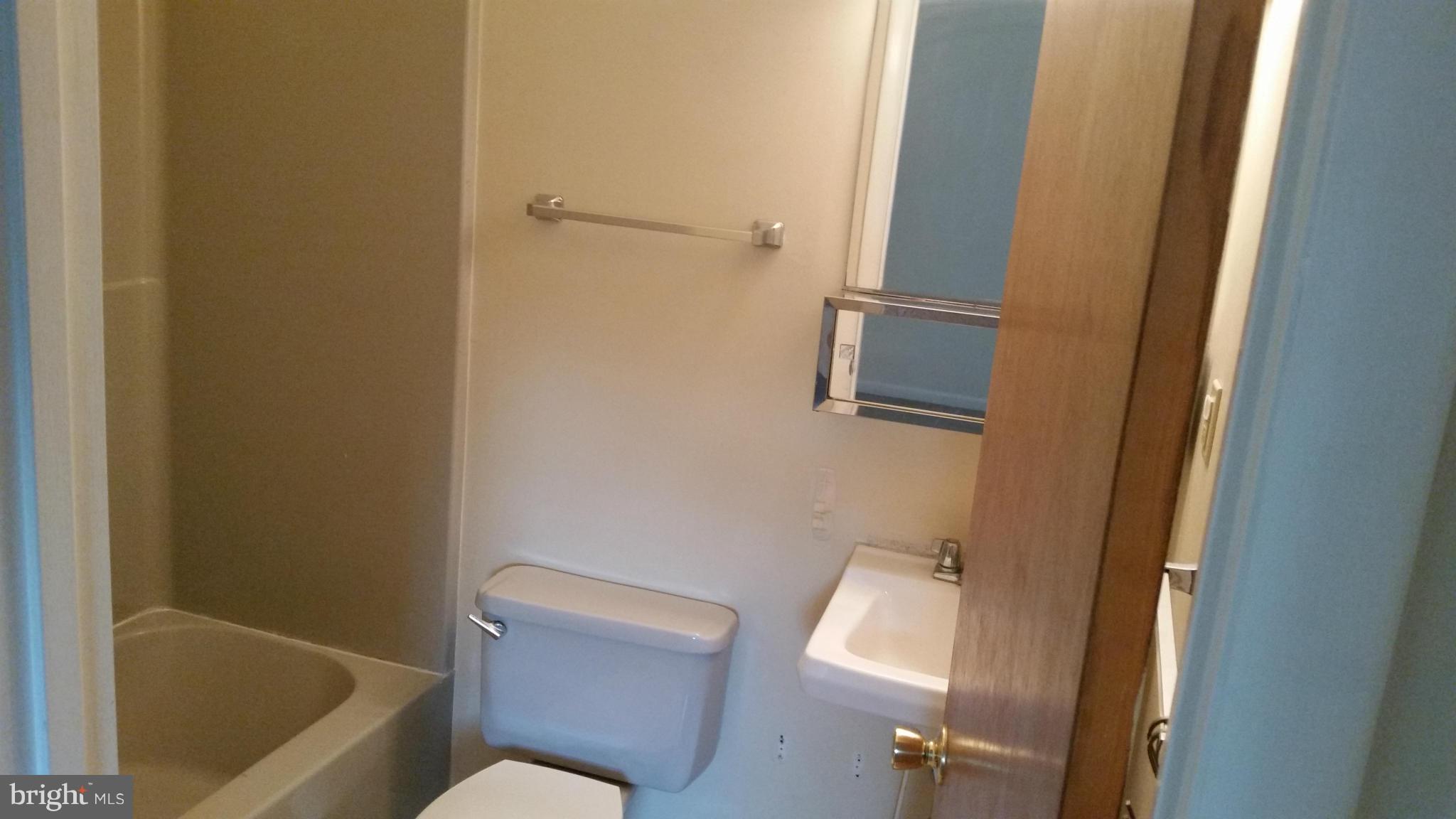 ABERDEEN HILLS - Residential Lease