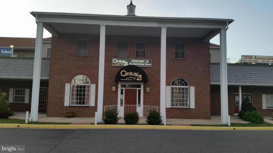 Nice 2 B/R apartment  in the heart of Aberdeen. for under 1k! Unheard of! Immediate occupancy. Private entrance.Water is FREE! Close to I-95, Ripken Stadium  and the  MARC Train  for starters. Central to everything!Application fee is 40.00. Criminal and Credit checks. Sorry , NO PETS.