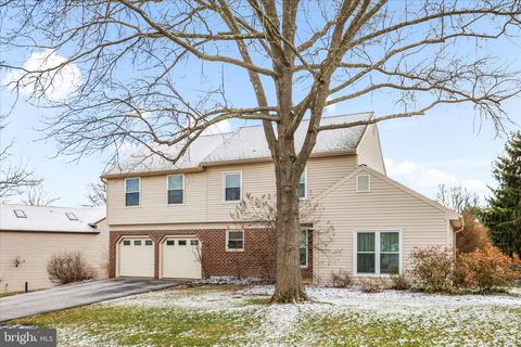 686 CORTLAND DRIVE YORK PA 17403
