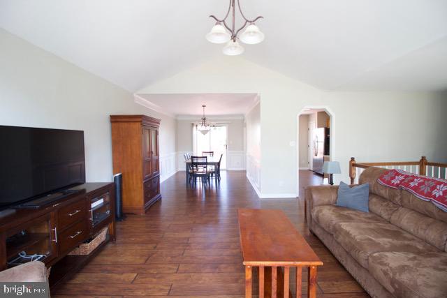 ROLLING HILLS - Residential