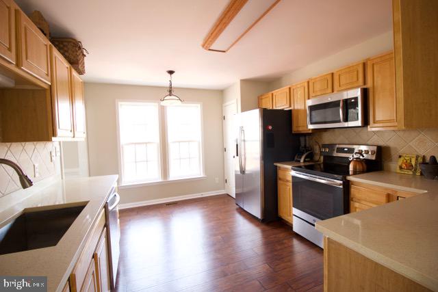 ROLLING HILLS - Residential