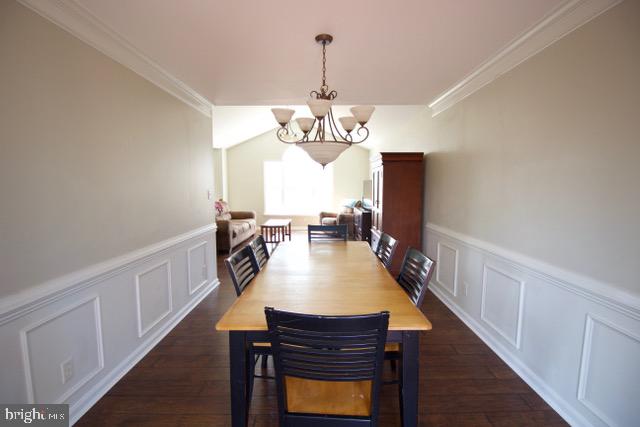 ROLLING HILLS - Residential