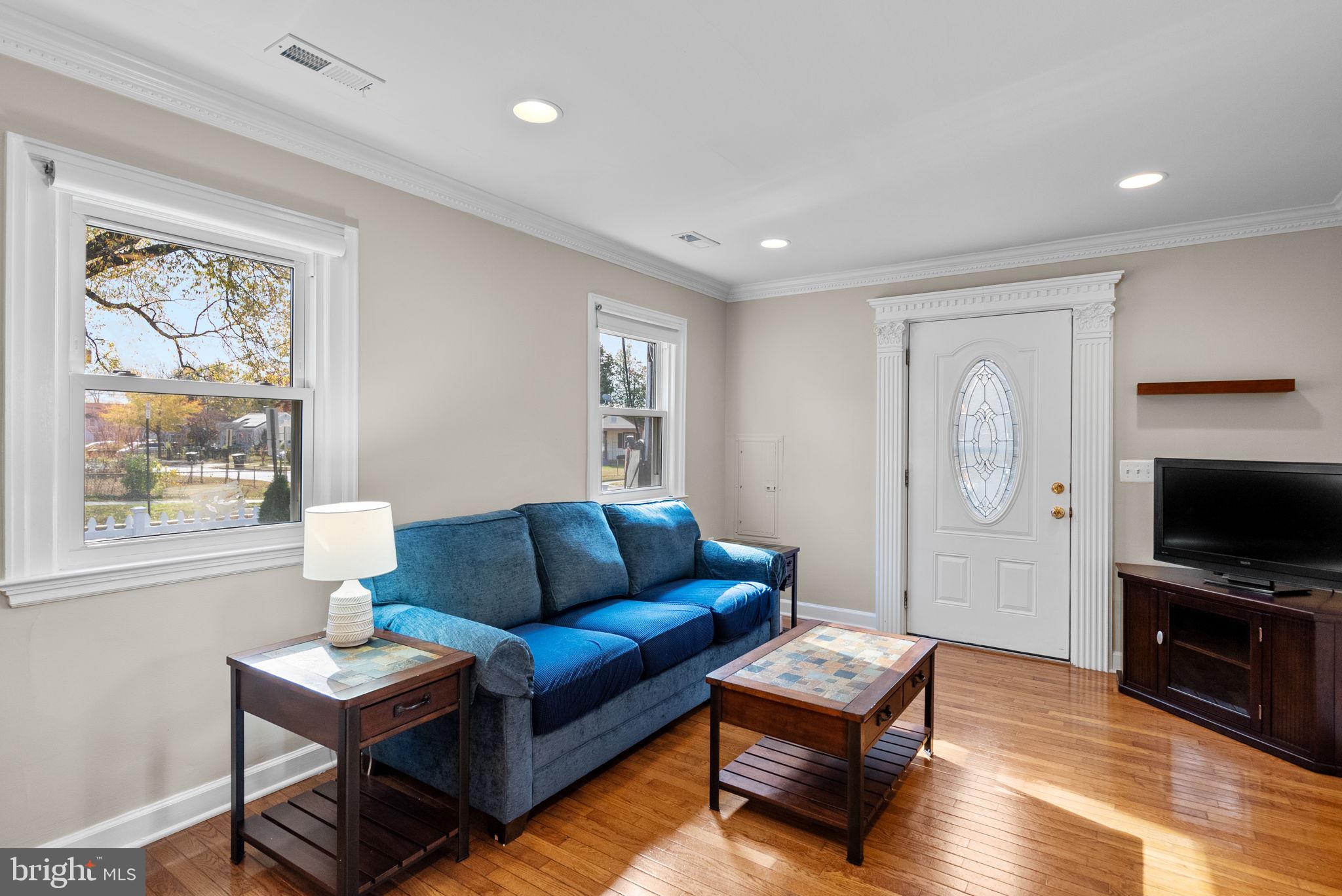 QUEENS CHAPEL - Residential