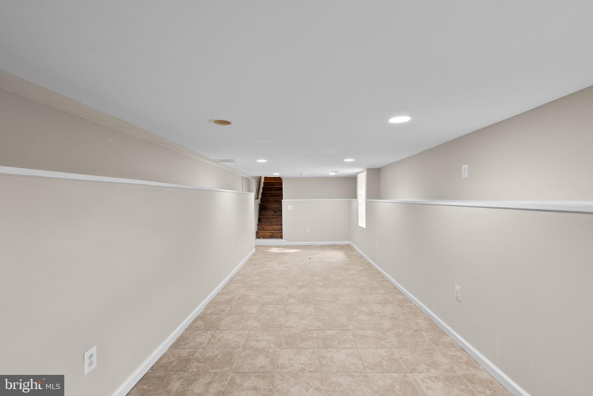 QUEENS CHAPEL - Residential