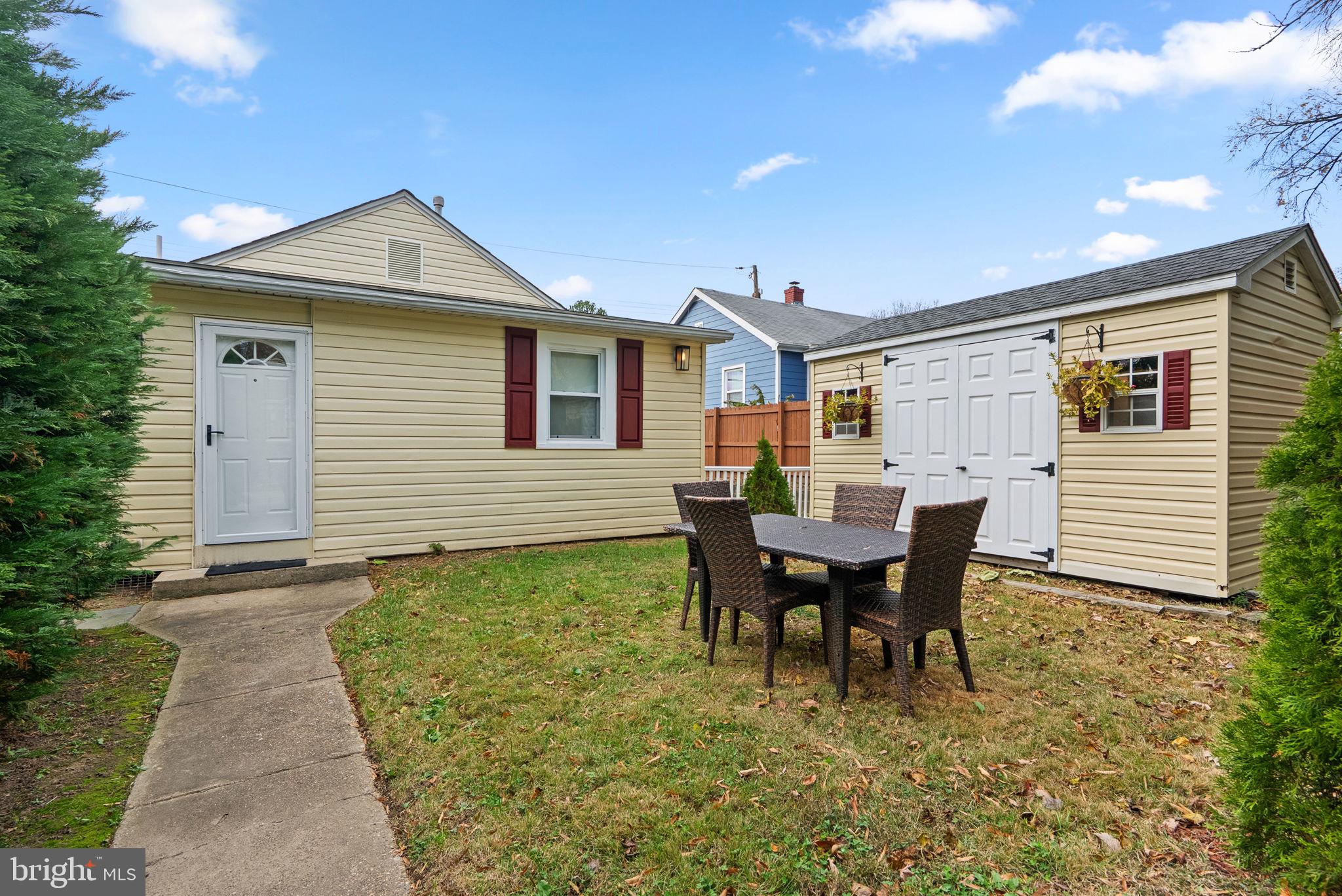 QUEENS CHAPEL - Residential