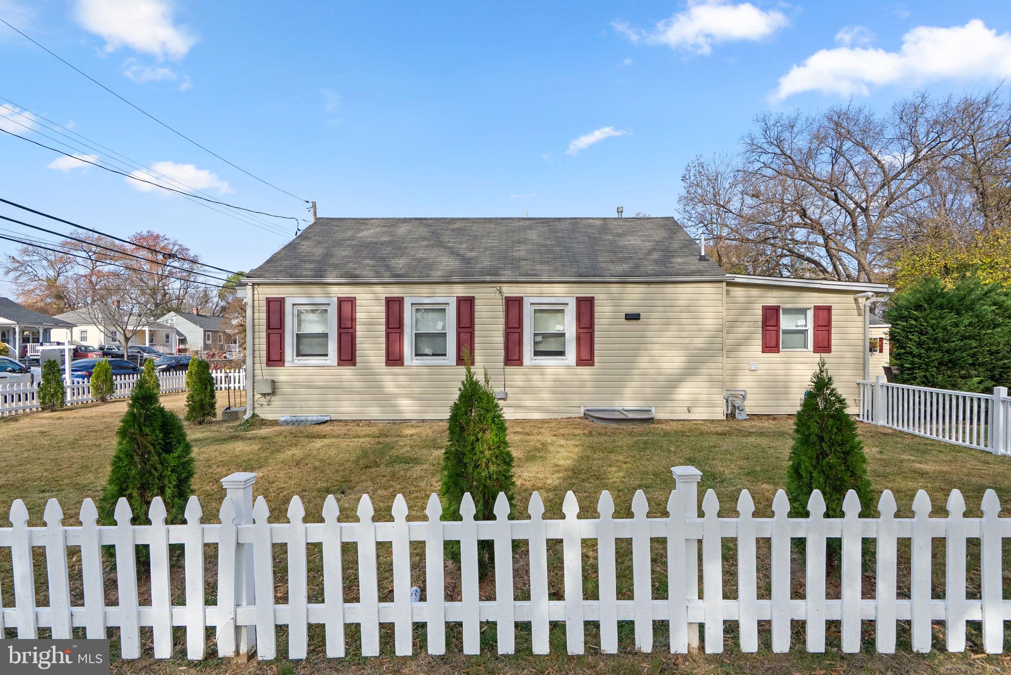 QUEENS CHAPEL - Residential