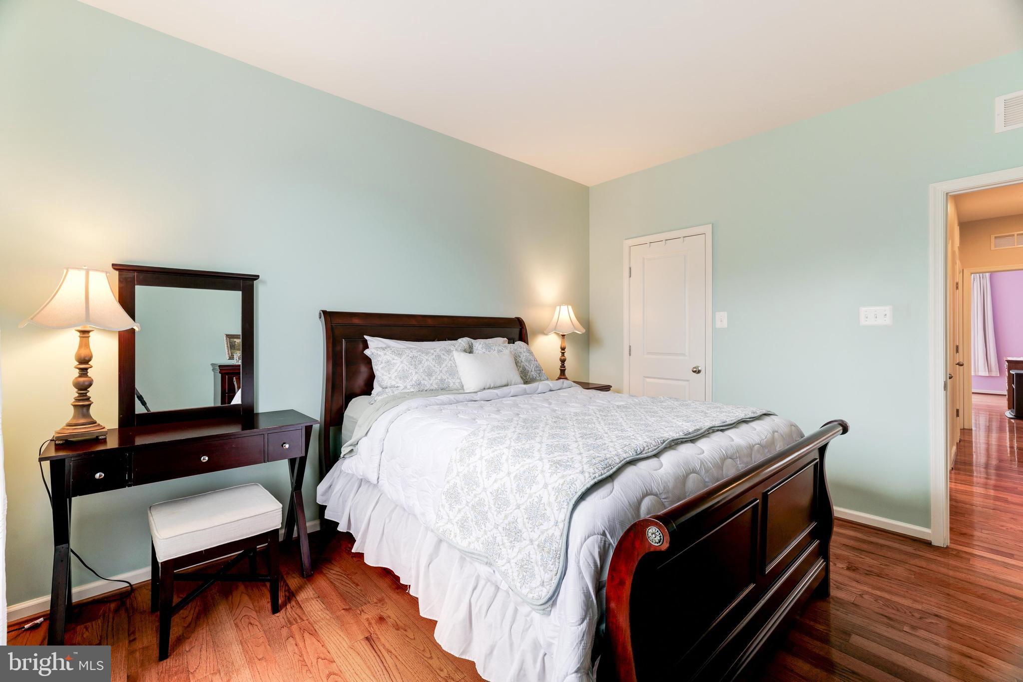 DUTCHMANS CREEK HAMLET - Residential