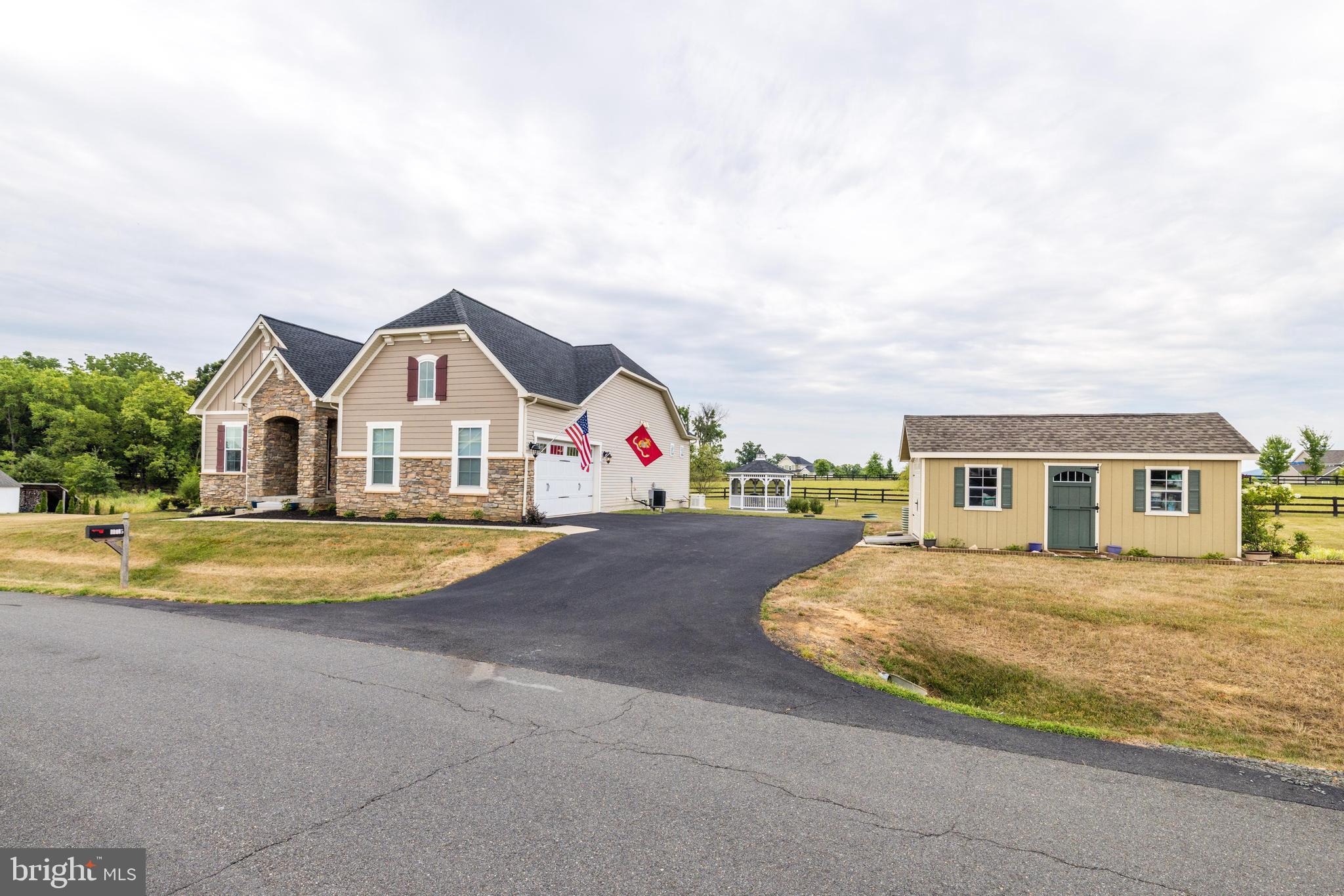 DUTCHMANS CREEK HAMLET - Residential