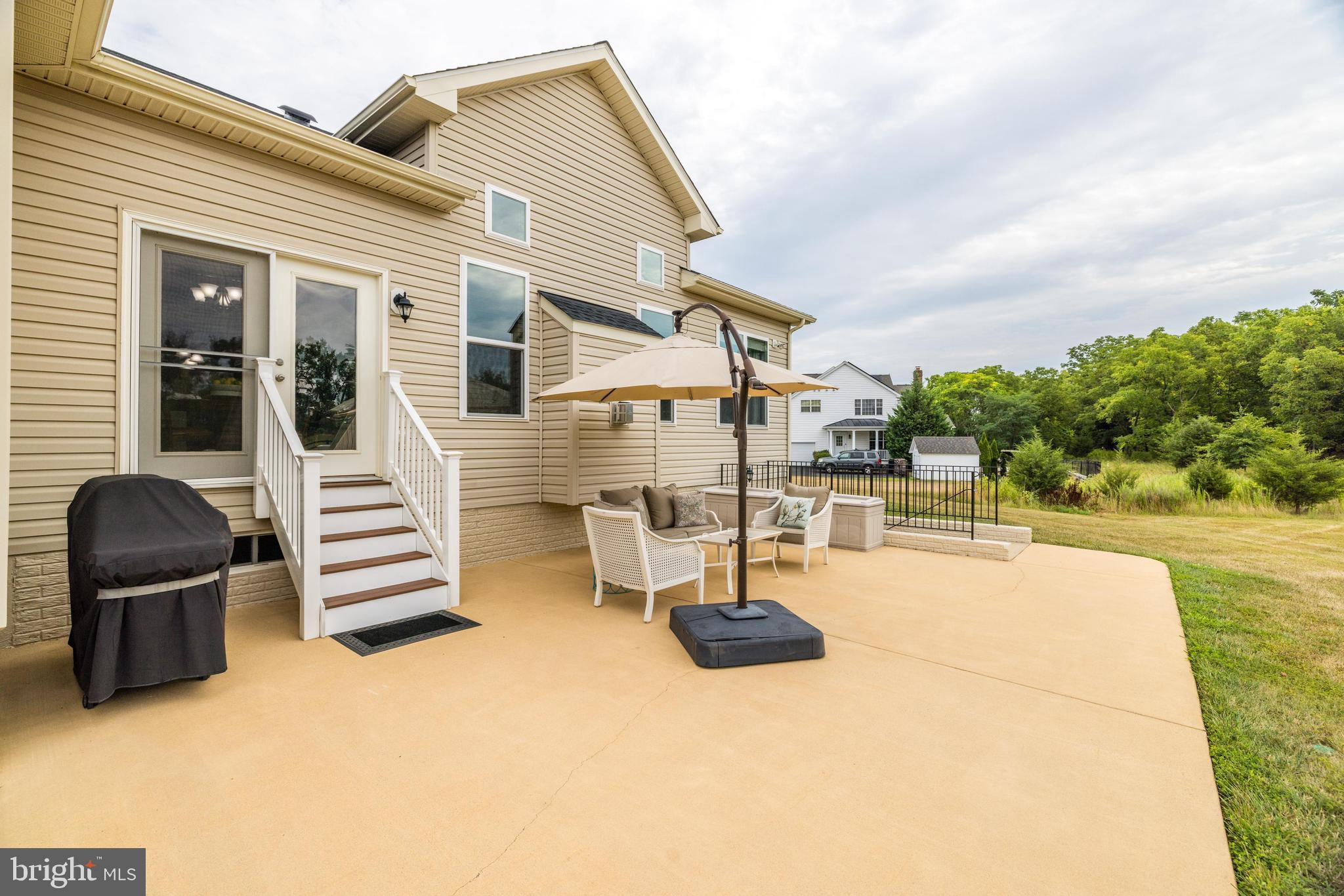 DUTCHMANS CREEK HAMLET - Residential