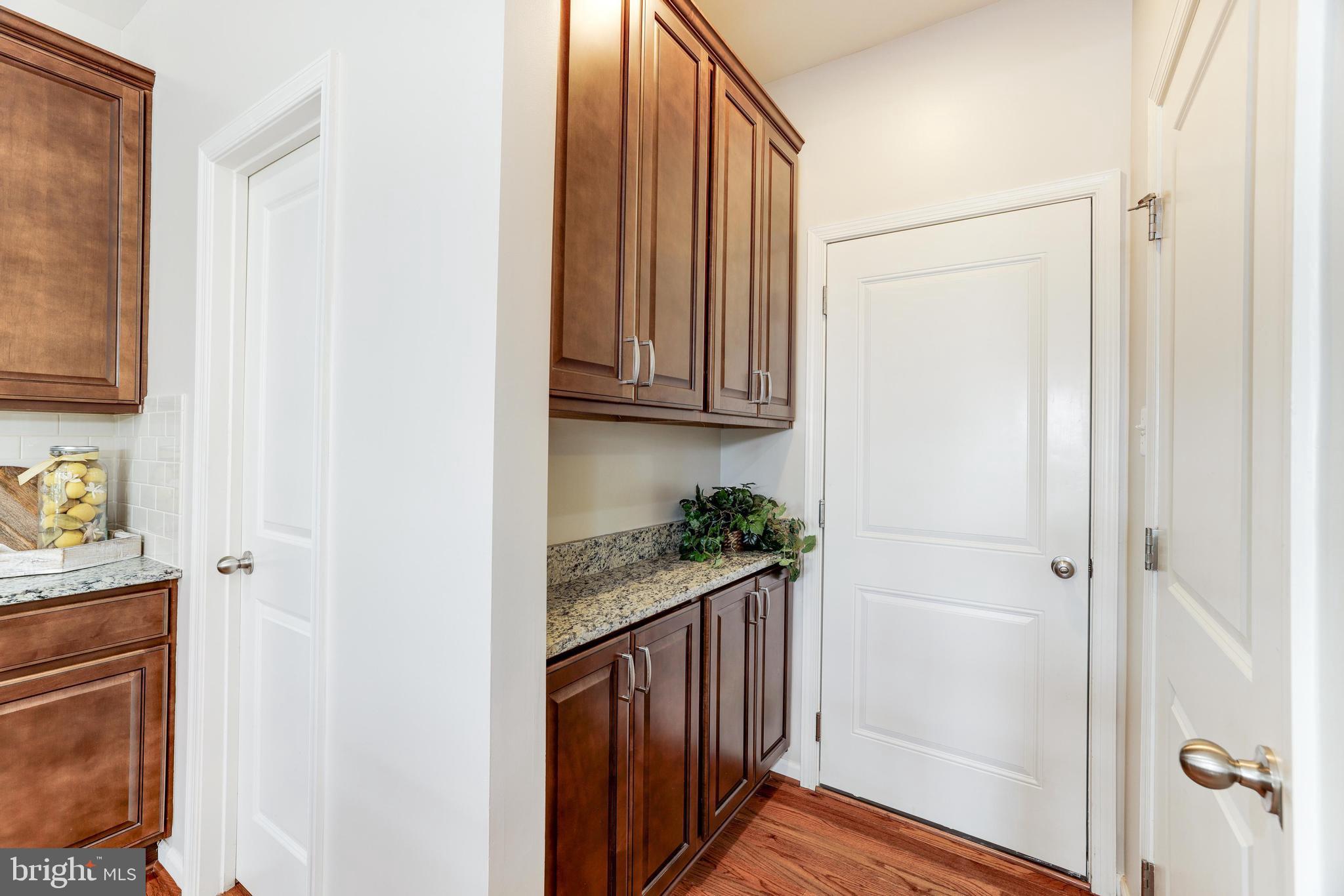 DUTCHMANS CREEK HAMLET - Residential