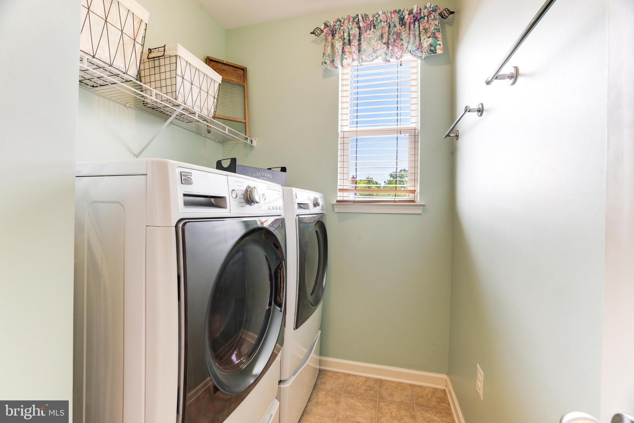 DUTCHMANS CREEK HAMLET - Residential