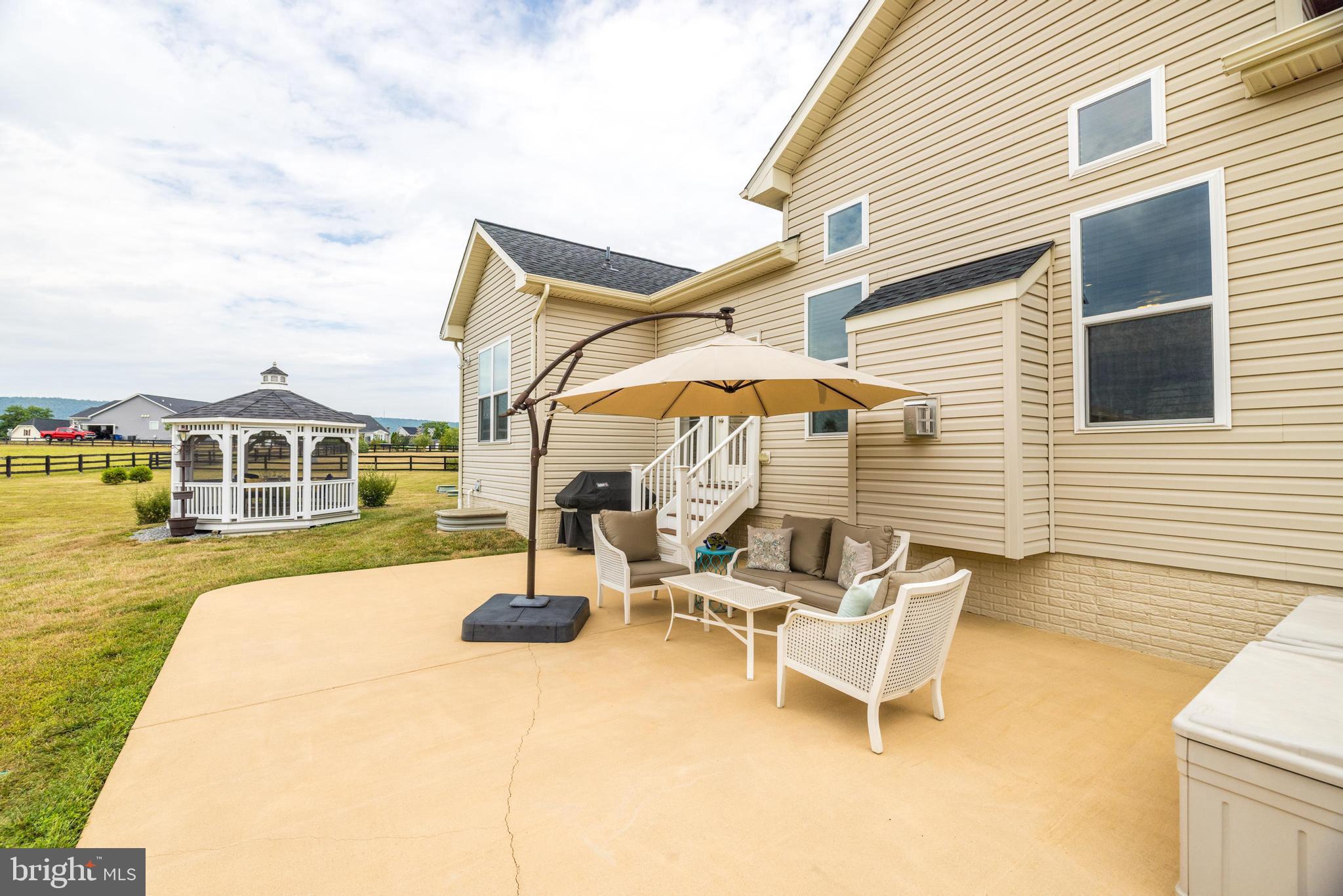 DUTCHMANS CREEK HAMLET - Residential