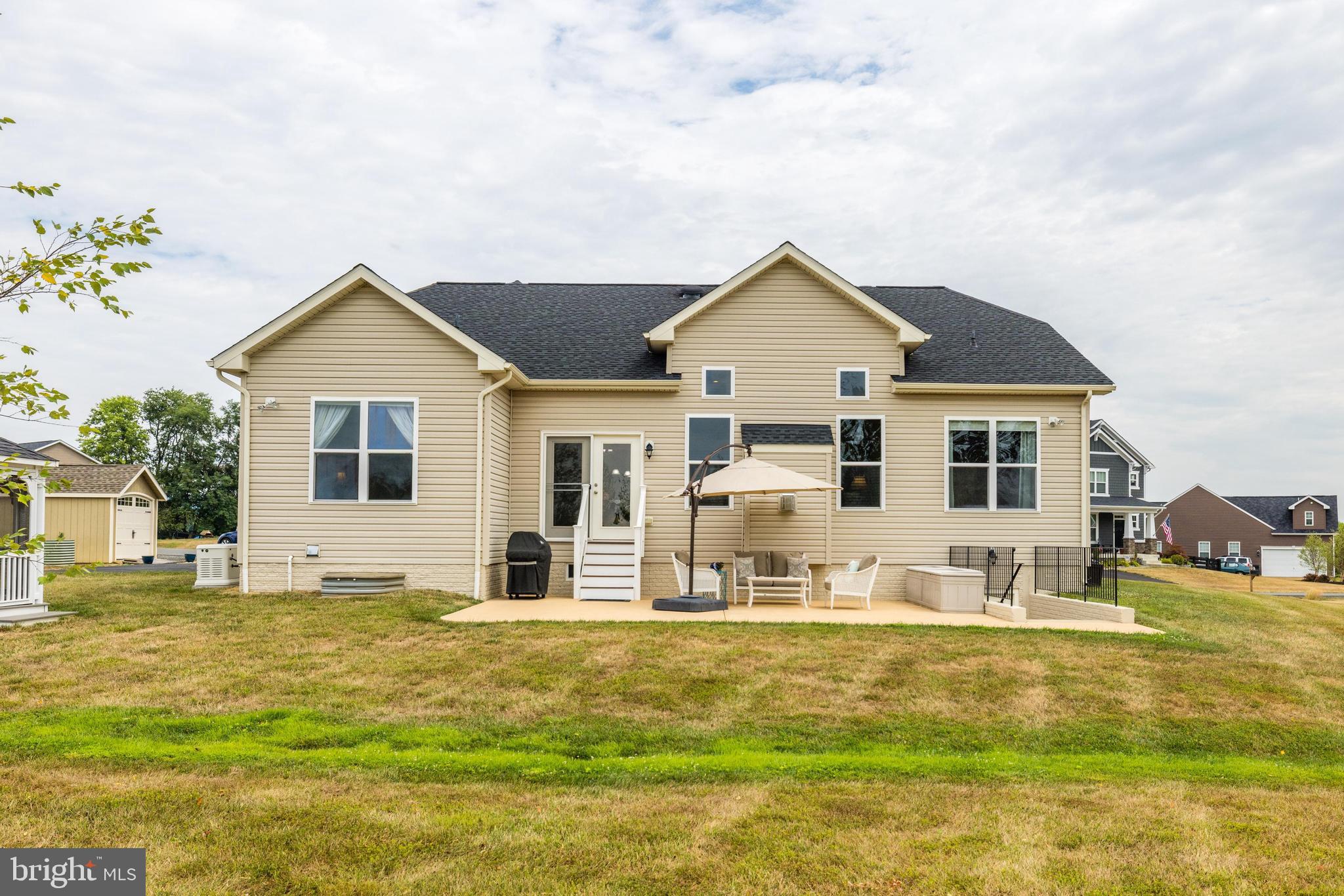 DUTCHMANS CREEK HAMLET - Residential