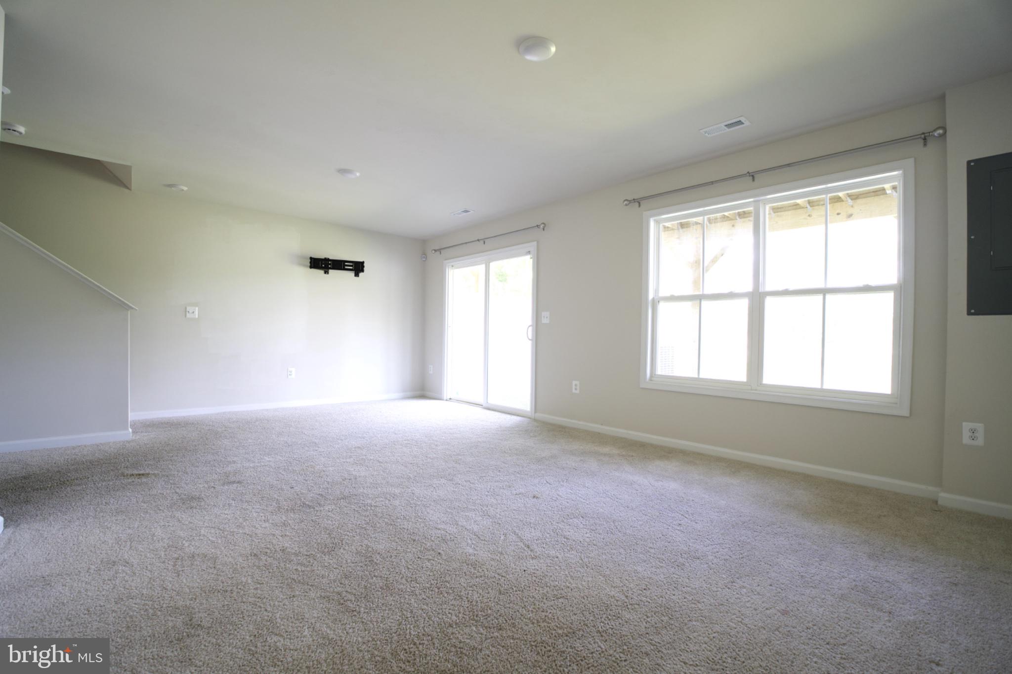 4115 BOLTON COURT