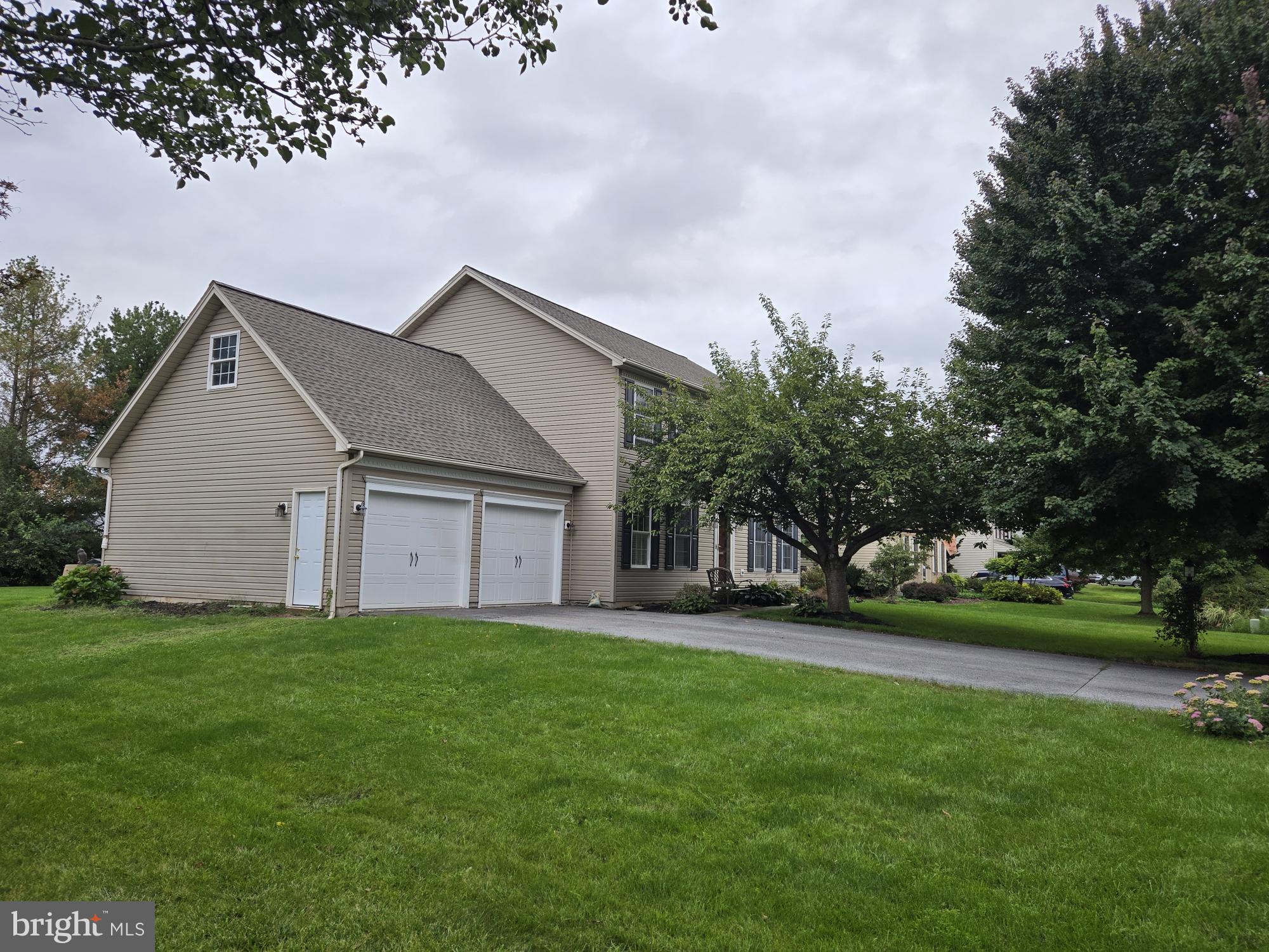 25 W EPPLEY DRIVE