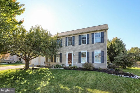 Homes For Sale - 25 W Eppley Drive<br/> CARLISLE, PA 17015