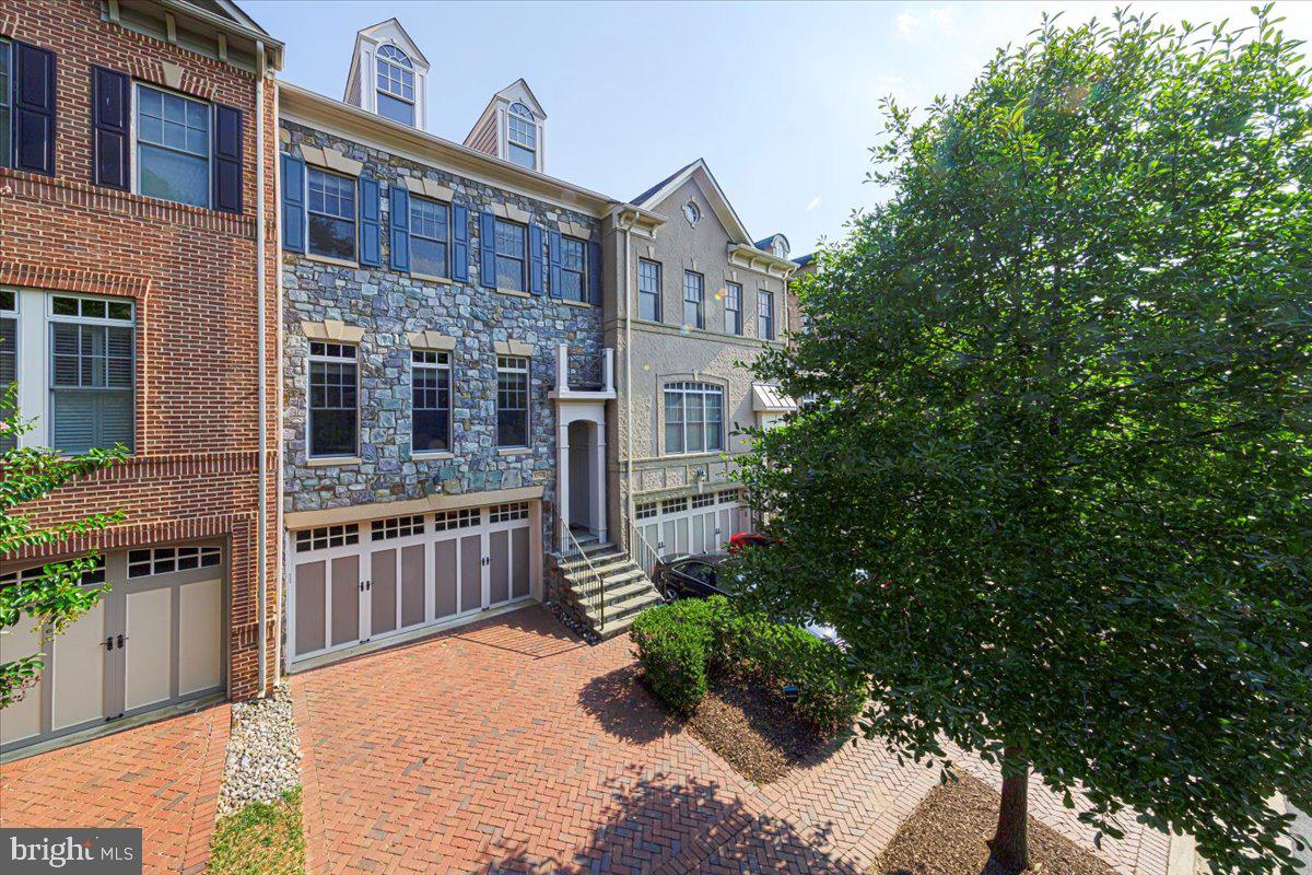 STOCKWELL MANOR - Residential