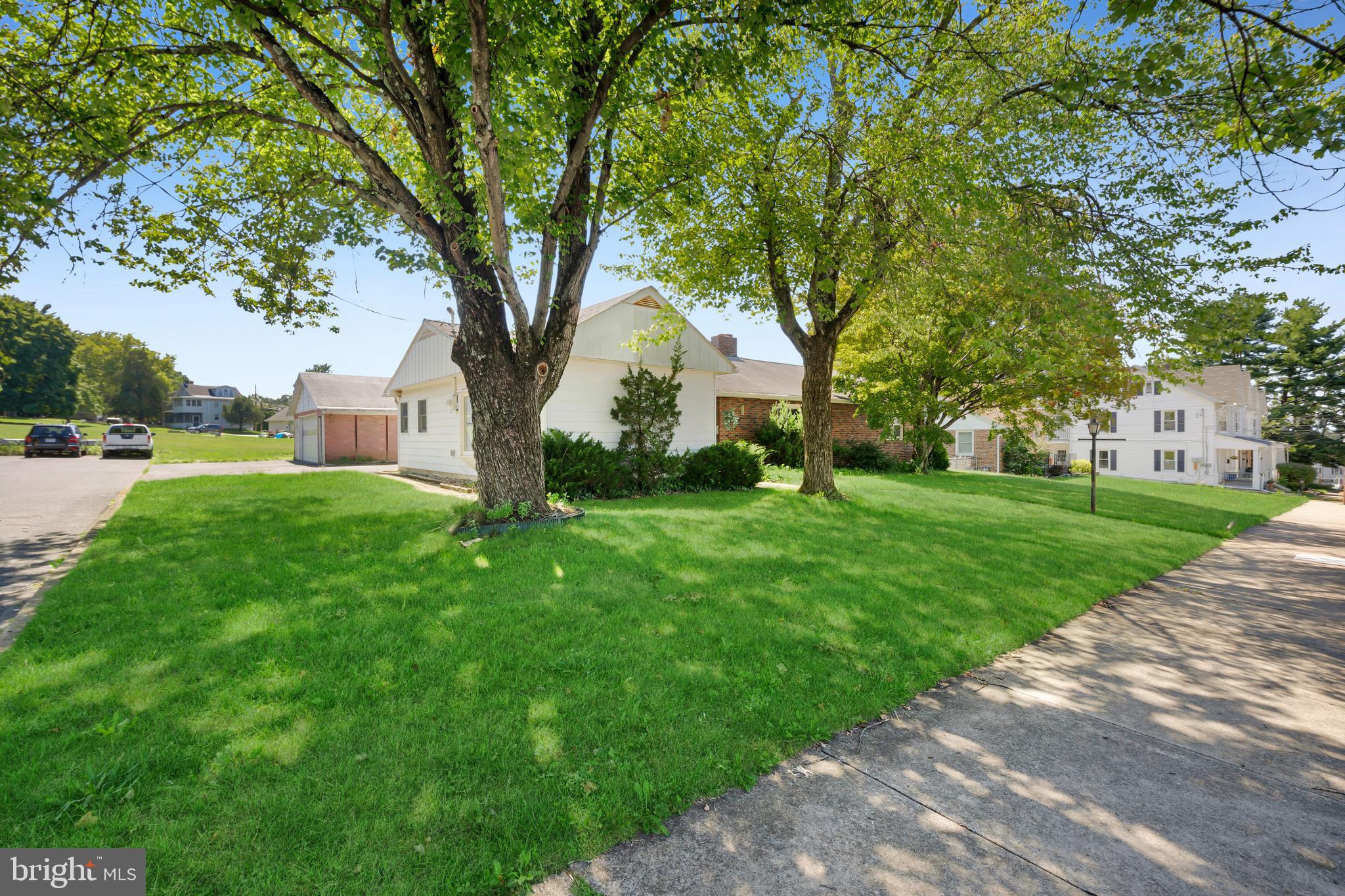 418 S 4TH STREET
