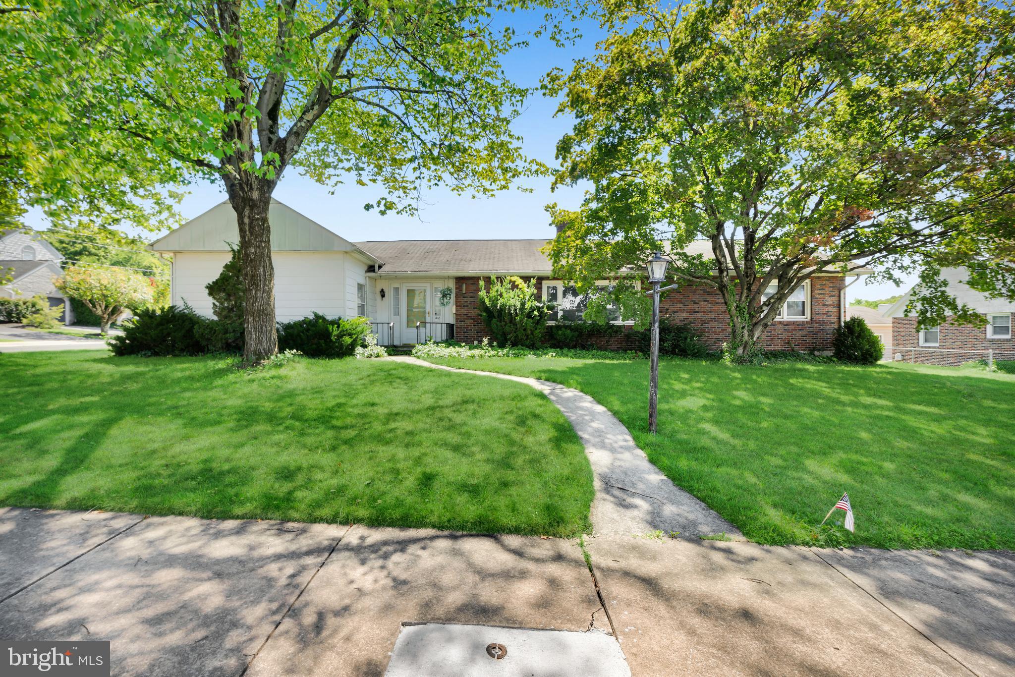 418 S 4TH STREET