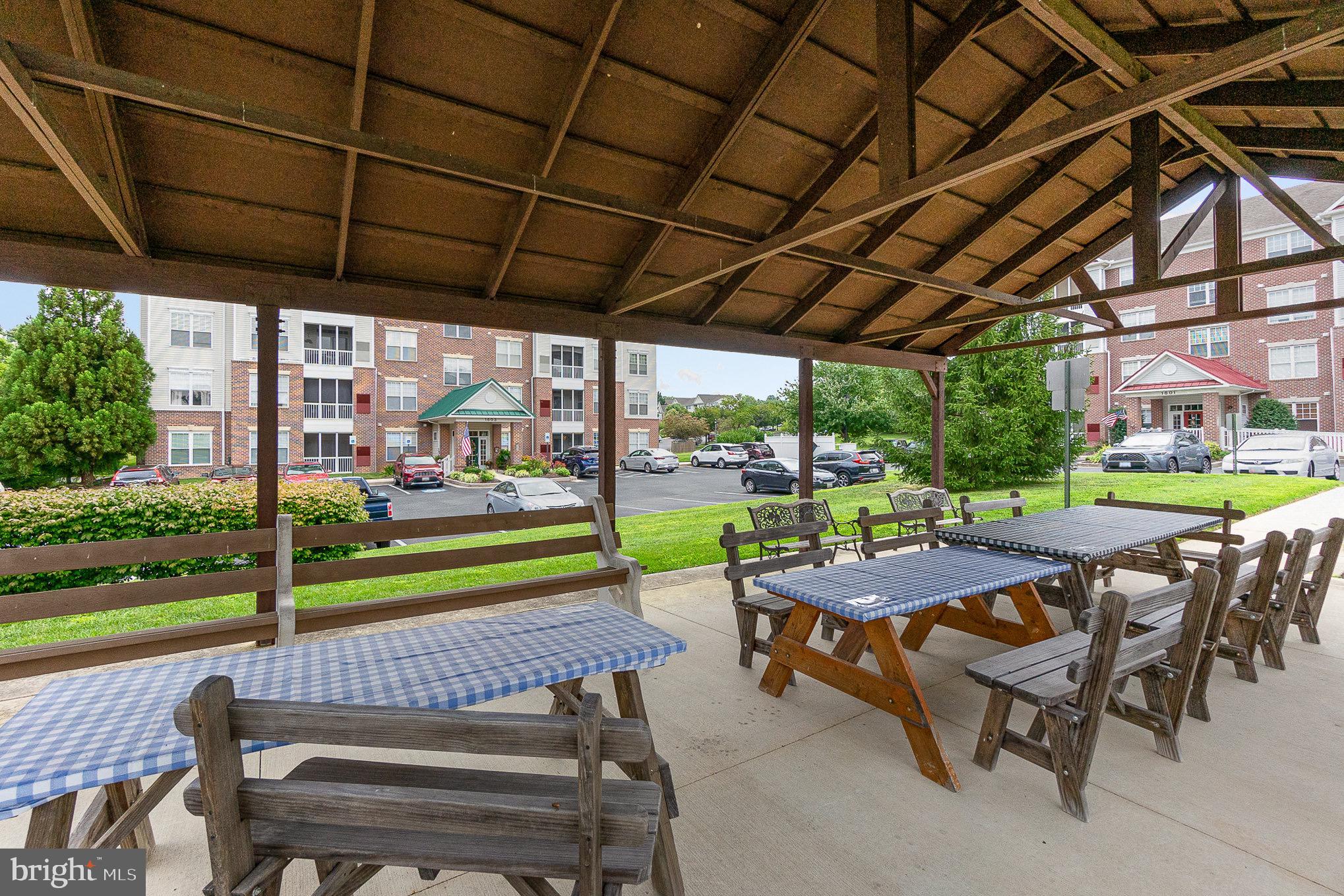 EMERALD HILLS - Residential