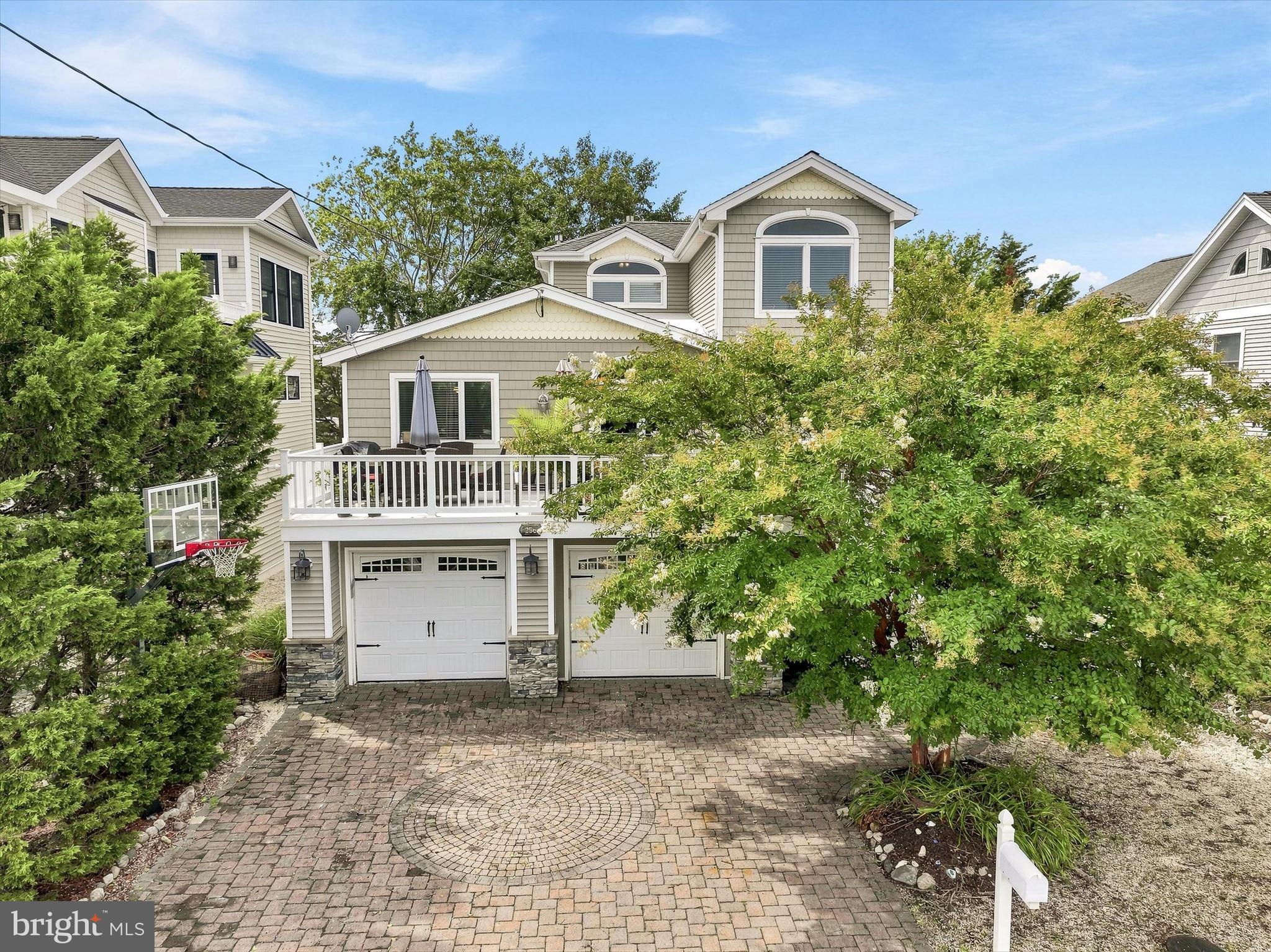 256 W 10TH STREET